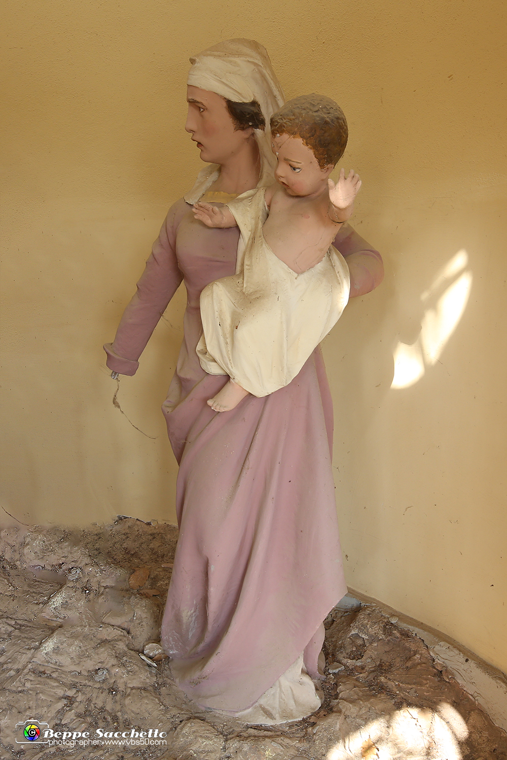 VBS_6700 - I Piloni della Via Crucis del Sacro Monte di Montà d'Alba.jpg